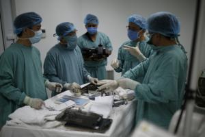 Phẫu thuật cấy ốc tai điện tử đầu tiên tại Thừa Thiên Huế